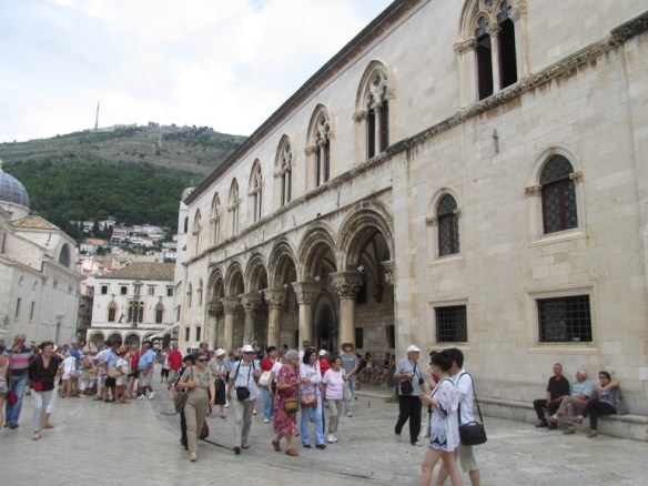 179 Palat Rector în dr.- muzeu istorie