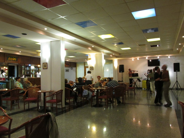 600 hotel