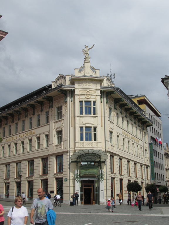 736 galeria Emporium