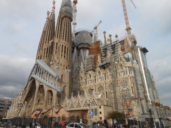 19 Antoni Gaudi-neogotic fațada pasiunii