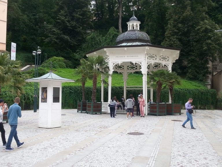 15 izvor apă termală