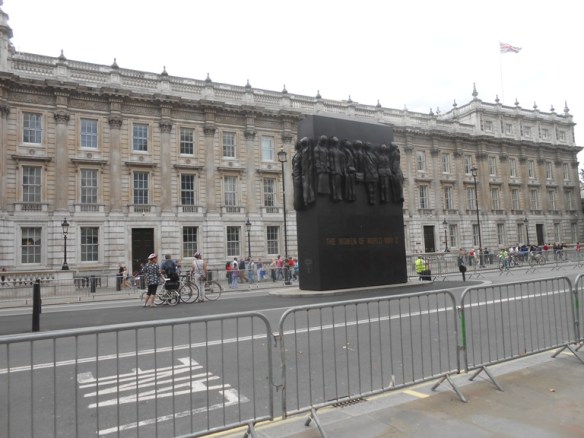 178 monument femei razboi 2