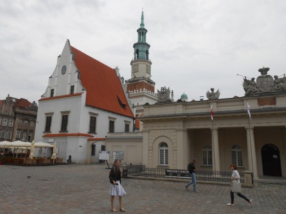 52 clădirea gărzii orașului aia cu coloane