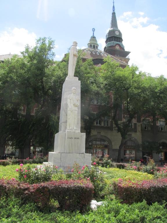 10monument împăratul Jovan Nenad