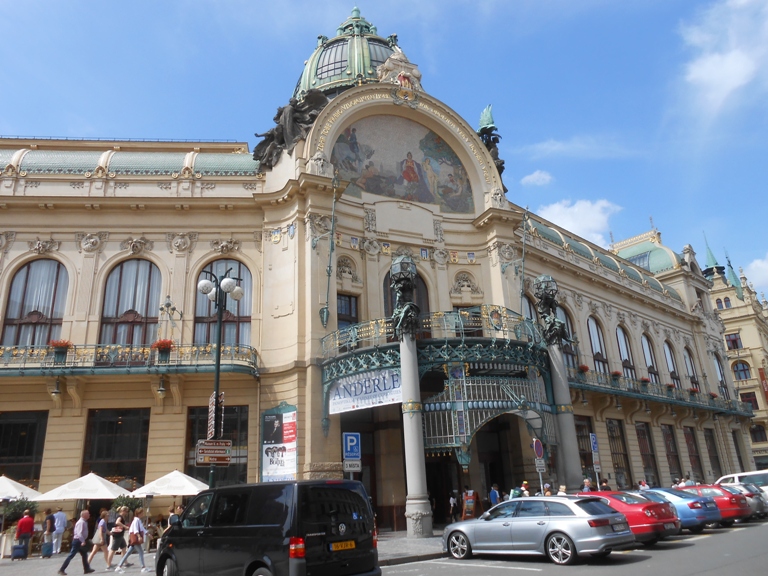 128 casa municipală