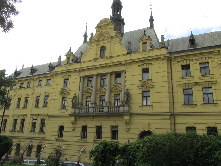 157 new town hall judecătoria