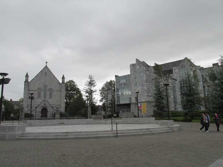 16 Universitatea capela Honan