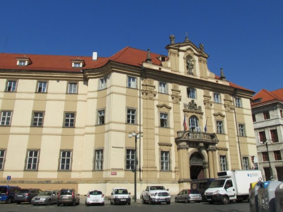 64 Divaldo Karlova 44