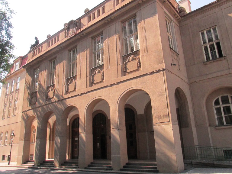 82 Facultatea de fizică