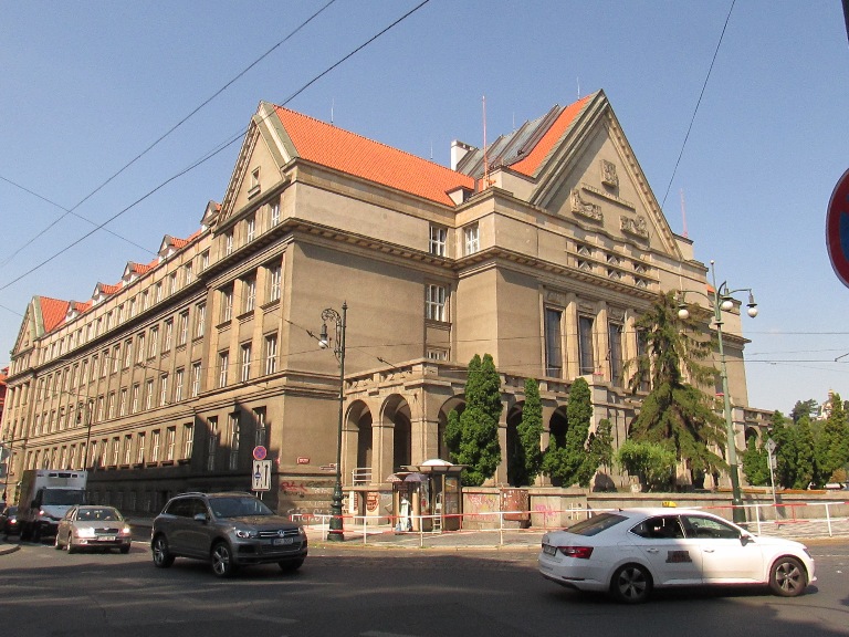 85 Faculty of Law of Charles University