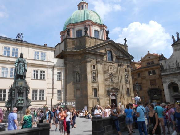 91 Muzeul podului Carol ;i Bis. Francisc de Assisi