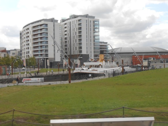 57 rosu Complex Odissey bar cinema