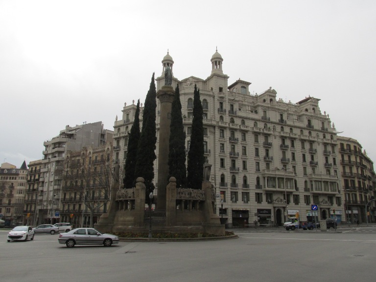 67 Diagonal-piata Europa- monument Jacint Verdaguer