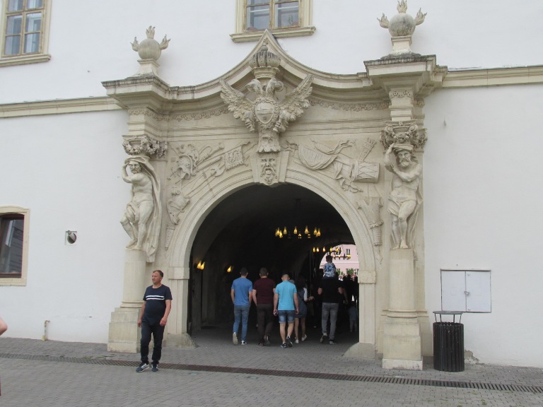 29 poarta IV poarta episcopului