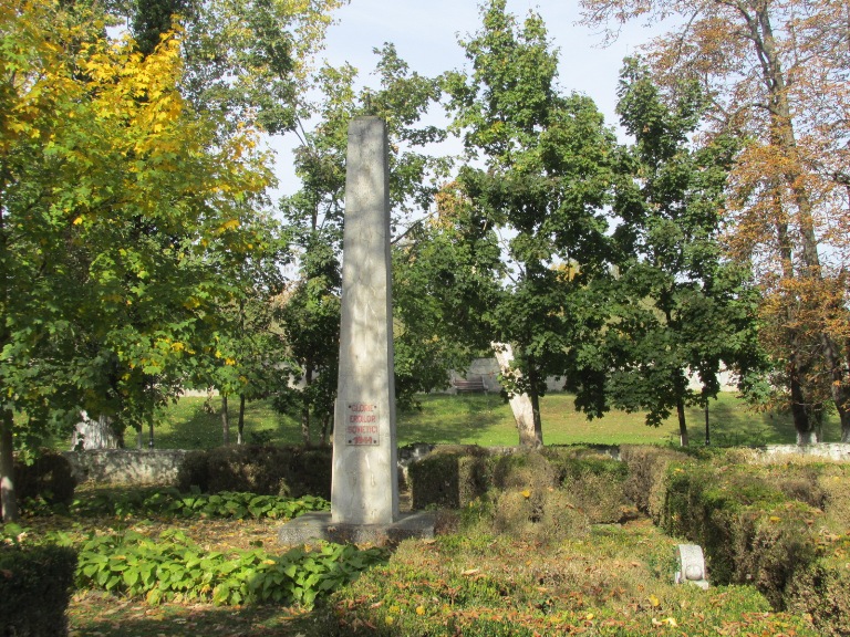 5 monument eroi sovietici