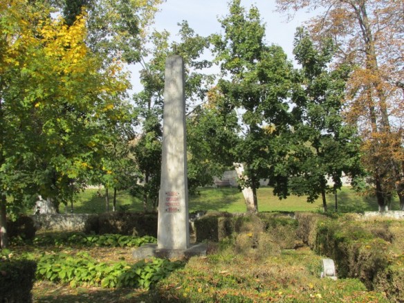 5 monument eroi sovietici