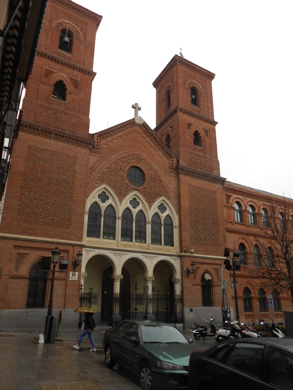 50 Iglesia Virgen de la Paloma