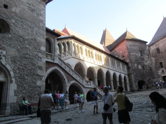 9 stg Palat Bethlen apoi turn vechi de poartă