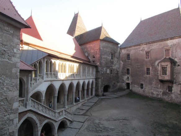 9a aripa Matia- în dr. Palat administrativ=Zolyom